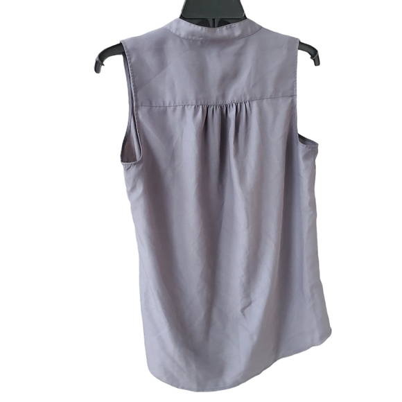 J. Crew Sleeveless V Neck Button Up Top Size 8 - Picture 2 of 5